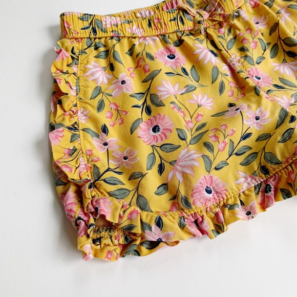 Mustard Yellow Floral Shorts w/ Ruffle Trim 2T - Picture 3 of 5